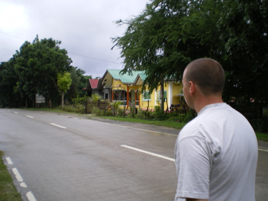 Dans le sud de Luzon près de Batangas et en face de l'île de Mindoro. du 12 au 15 octobre