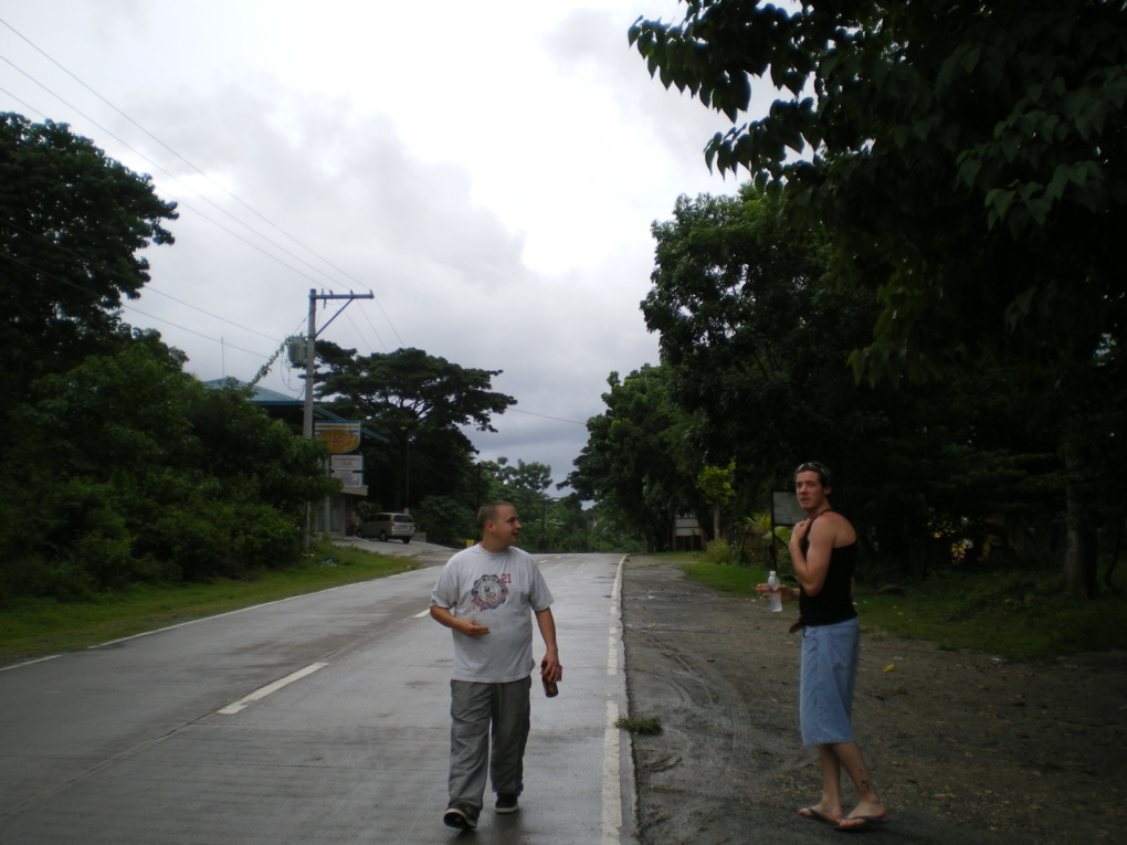 Dans le sud de Luzon près de Batangas et en face de l'île de Mindoro. du 12 au 15 octobre