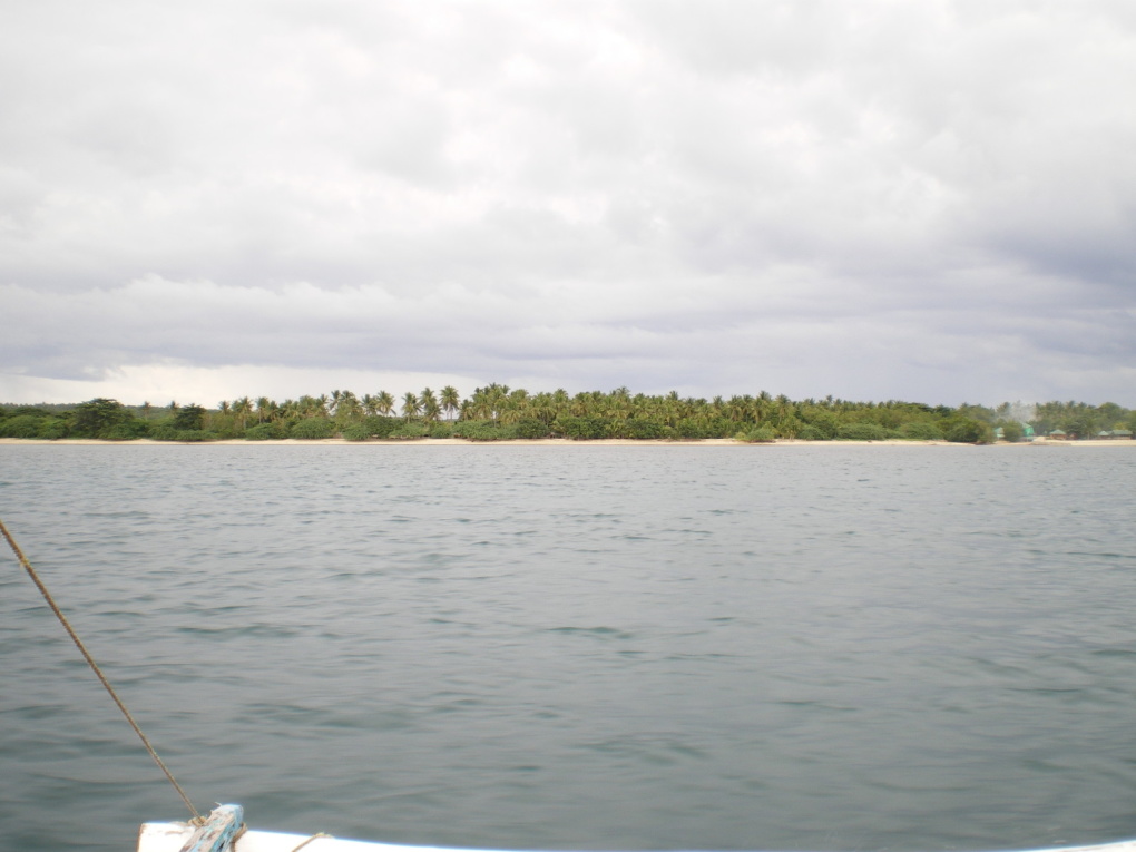 Dans le sud de Luzon près de Batangas et en face de l'île de Mindoro. du 12 au 15 octobre