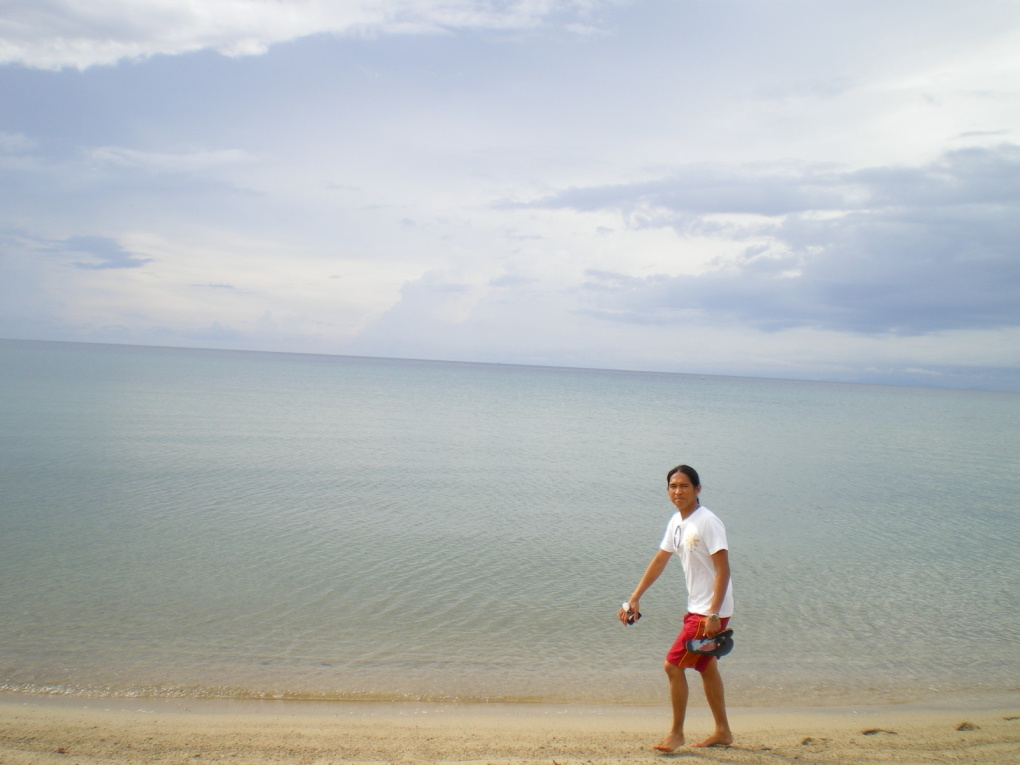 Dans le sud de Luzon près de Batangas et en face de l'île de Mindoro. du 12 au 15 octobre