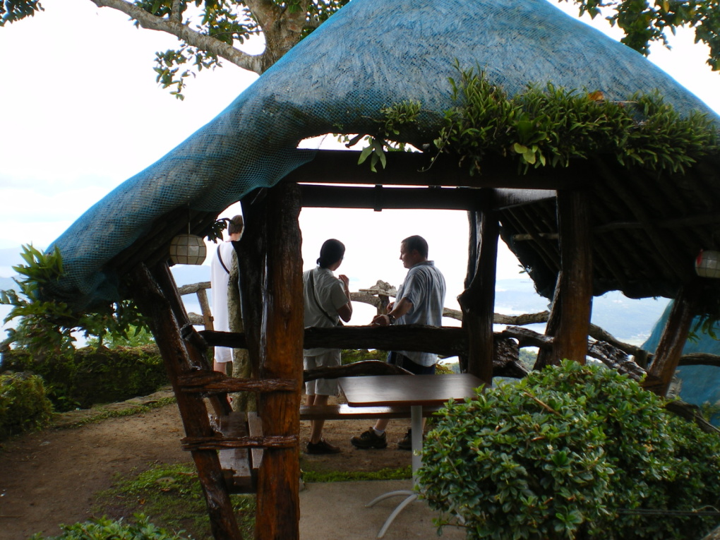 diner au restaurant avec vue sur le Taal Volcano, le 06 octobre