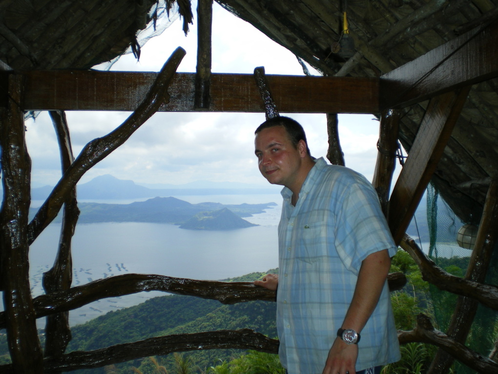 diner au restaurant avec vue sur le Taal Volcano, le 06 octobre