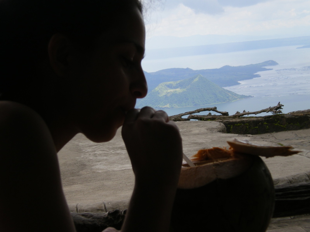 diner au restaurant avec vue sur le Taal Volcano, le 06 octobre