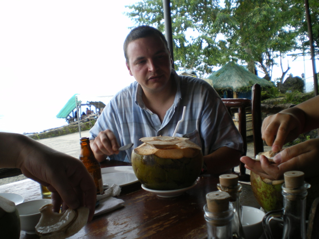 diner au restaurant avec vue sur le Taal Volcano, le 06 octobre