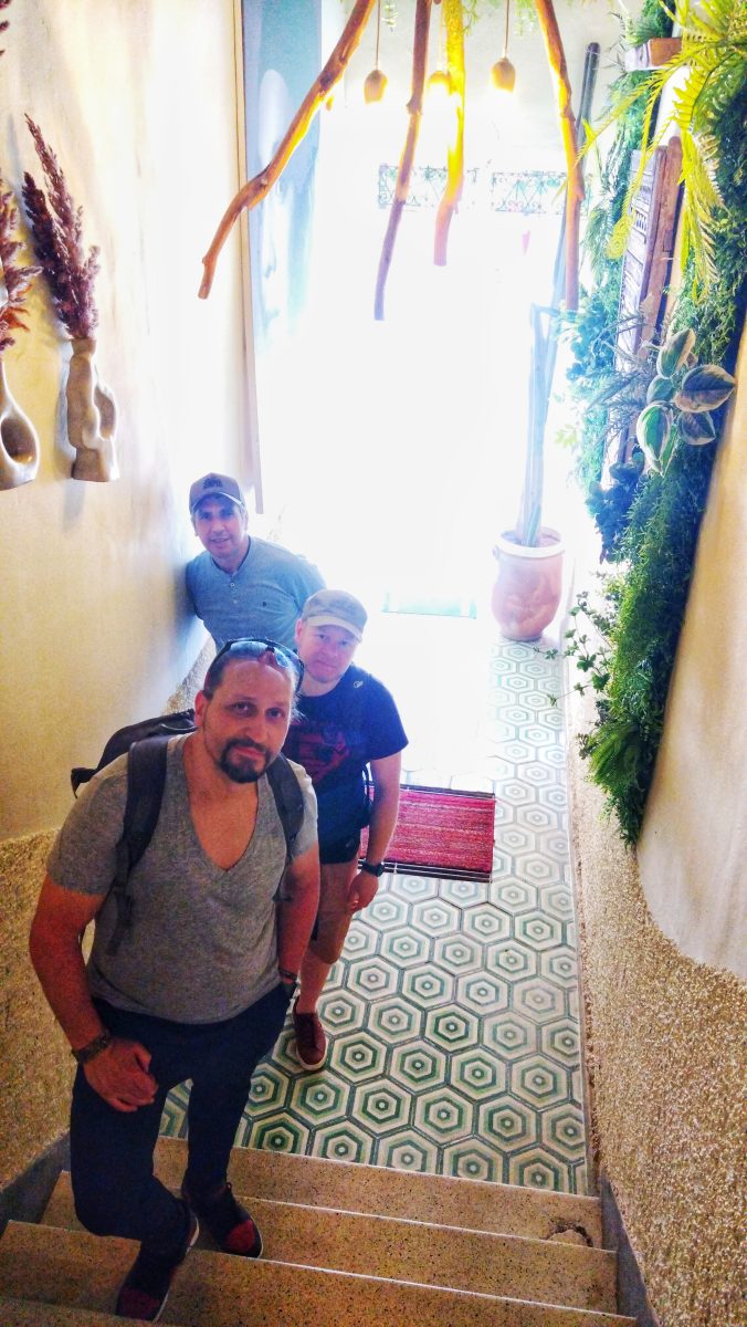 Marrakech,la ville au milles et une teintes,Marrakech,sommet conquis,massage,ville rouge,palais bahia,lieux emblématiques,vallée ourika,evasion,marrakech by night,place jemaa el fla