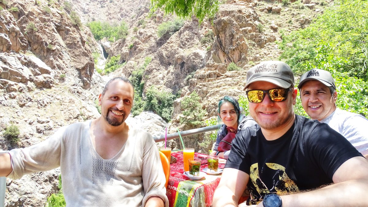 Marrakech,la ville au milles et une teintes,Marrakech,sommet conquis,massage,ville rouge,palais bahia,lieux emblématiques,vallée ourika,evasion,marrakech by night,place jemaa el fla