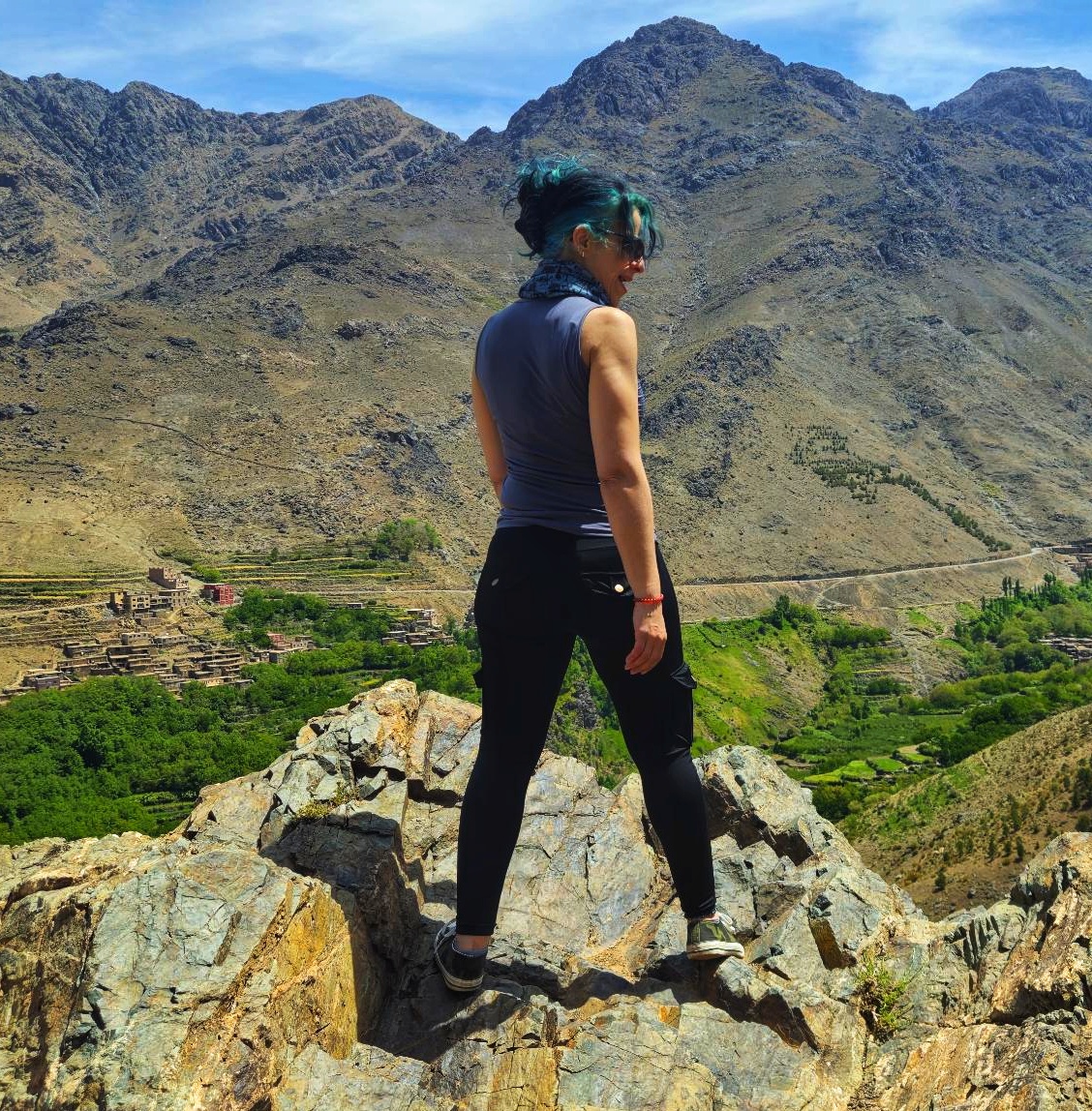 Marrakech,la ville au milles et une teintes,Marrakech,sommet conquis,massage,ville rouge,palais bahia,lieux emblématiques,vallée ourika,evasion,marrakech by night,place jemaa el fla