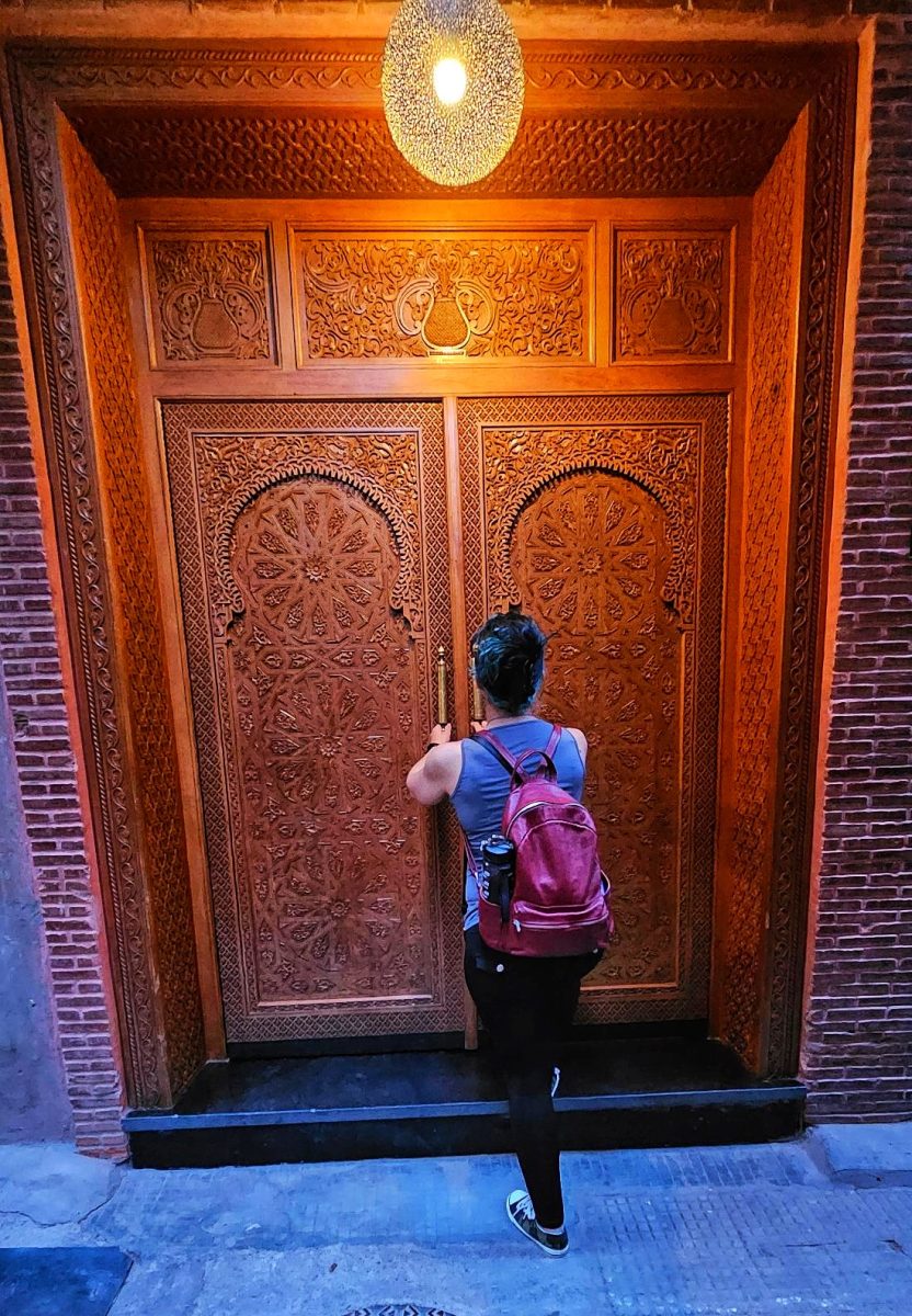 Marrakech,la ville au milles et une teintes,Marrakech,sommet conquis,massage,ville rouge,palais bahia,lieux emblématiques,vallée ourika,evasion,marrakech by night,place jemaa el fla