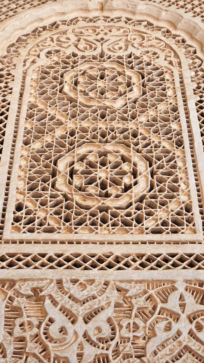 Marrakech,la ville au milles et une teintes,Marrakech,sommet conquis,massage,ville rouge,palais bahia,lieux emblématiques,vallée ourika,evasion,marrakech by night,place jemaa el fla