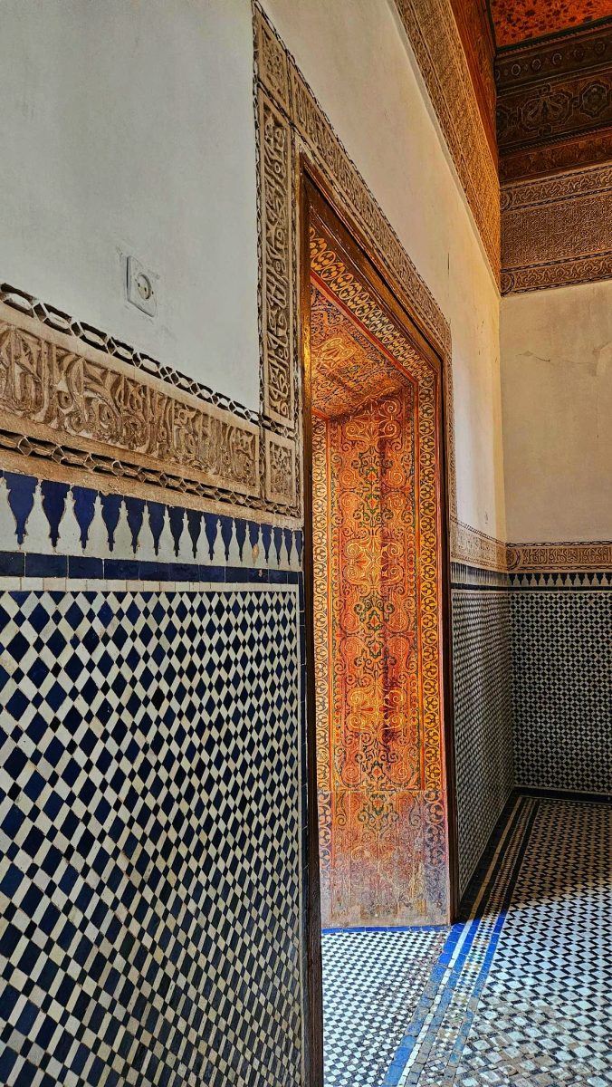 Marrakech,la ville au milles et une teintes,Marrakech,sommet conquis,massage,ville rouge,palais bahia,lieux emblématiques,vallée ourika,evasion,marrakech by night,place jemaa el fla