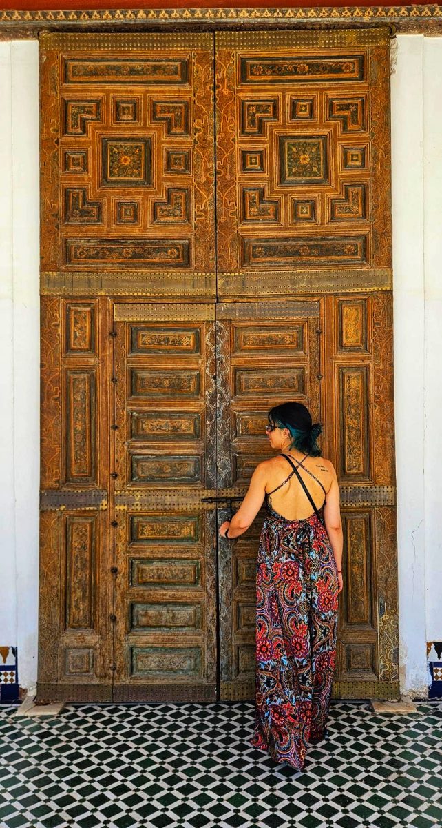 Marrakech,la ville au milles et une teintes,Marrakech,sommet conquis,massage,ville rouge,palais bahia,lieux emblématiques,vallée ourika,evasion,marrakech by night,place jemaa el fla