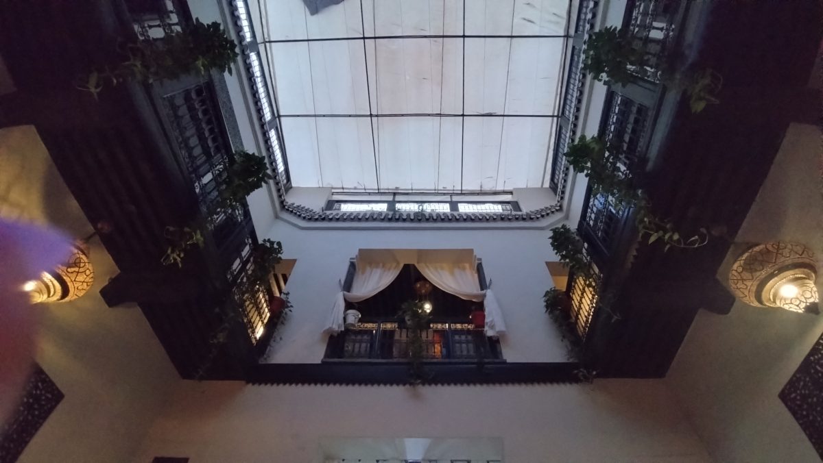 Marrakech,la ville au milles et une teintes,Marrakech,sommet conquis,massage,ville rouge,palais bahia,lieux emblématiques,vallée ourika,evasion,marrakech by night,place jemaa el fla