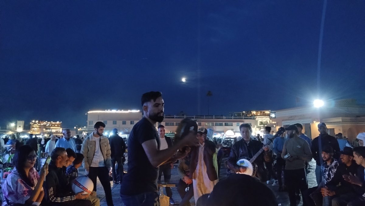 Marrakech,la ville au milles et une teintes,Marrakech,sommet conquis,massage,ville rouge,palais bahia,lieux emblématiques,vallée ourika,evasion,marrakech by night,place jemaa el fla