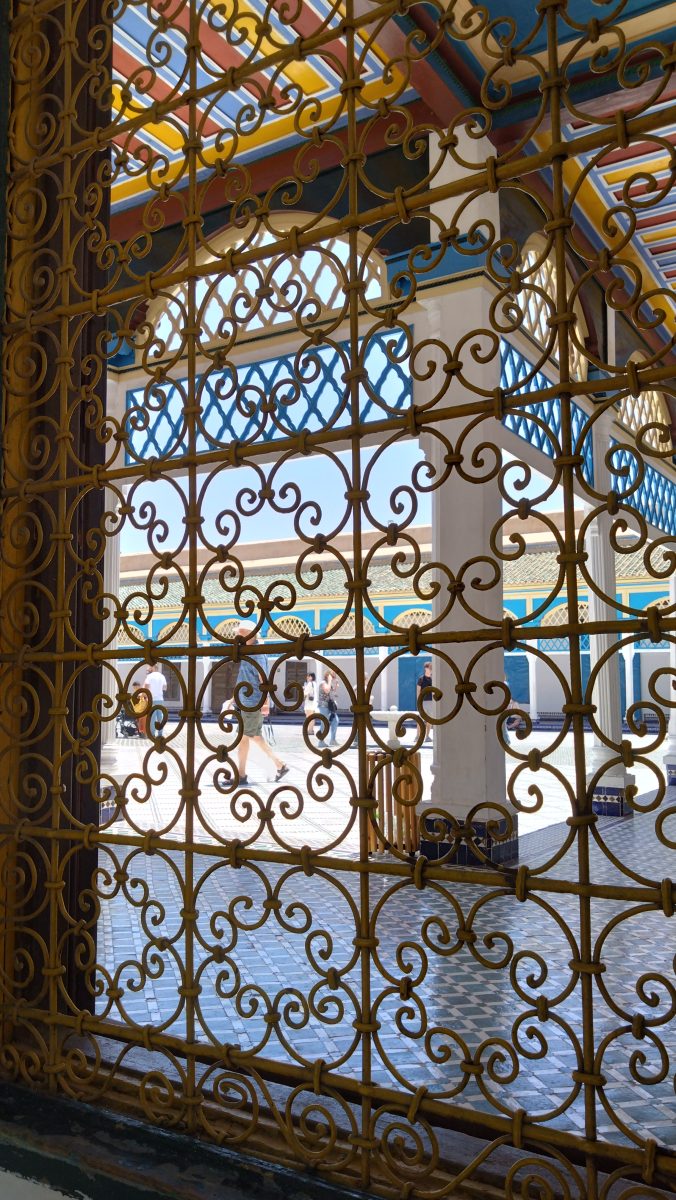 Marrakech,la ville au milles et une teintes,Marrakech,sommet conquis,massage,ville rouge,palais bahia,lieux emblématiques,vallée ourika,evasion,marrakech by night,place jemaa el fla