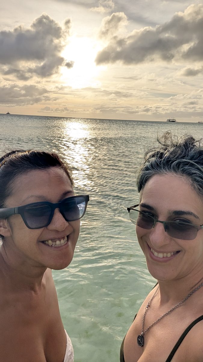 palenke,bistro des amis,red coconut,one hadgan villas,blog,cijo's keyhole,diniwid beach,puka shell beach,team,sunset,couché de soleil,tumultueuse,island,visayas,voyages aux philippines,withe beach,ninve,boracay,philippines,visaya,Du Paradis Perdu à la Frénésie Touristique,Accueil Chaleureux,Aventure Continue