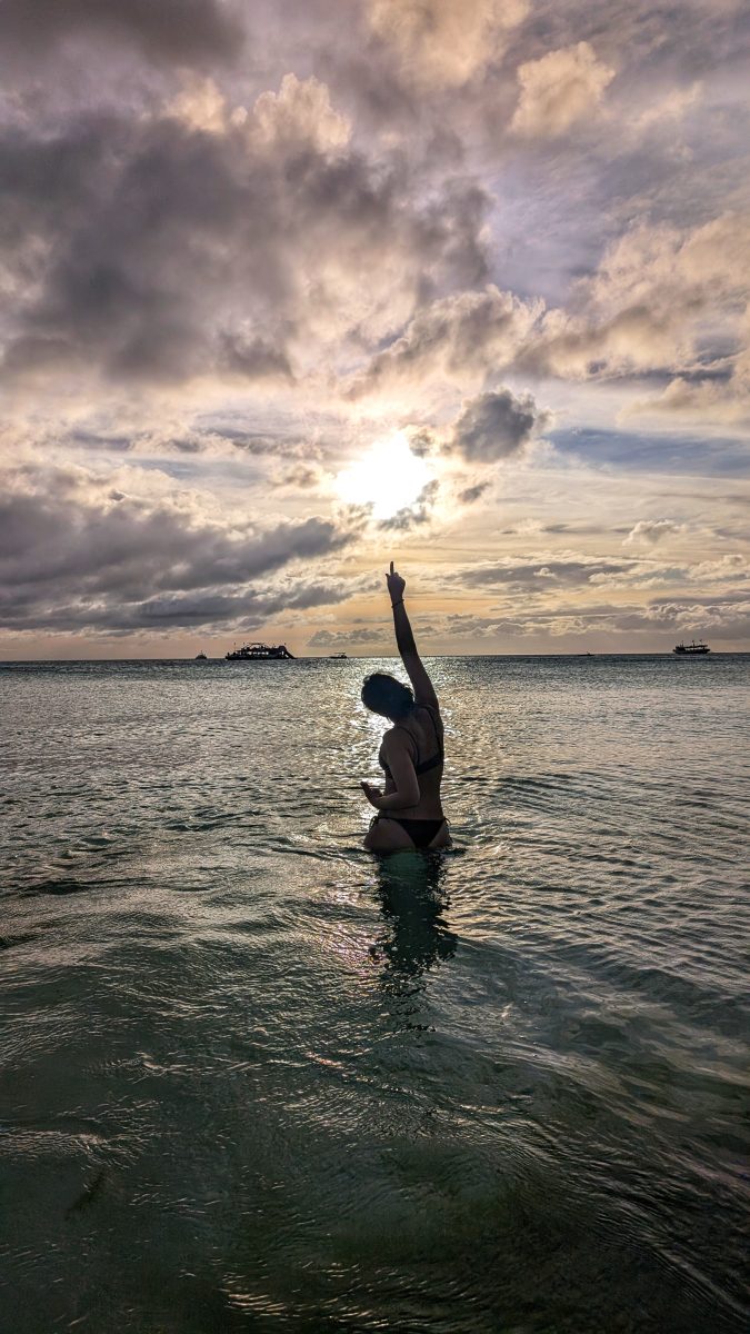 palenke,bistro des amis,red coconut,one hadgan villas,blog,cijo's keyhole,diniwid beach,puka shell beach,team,sunset,couché de soleil,tumultueuse,island,visayas,voyages aux philippines,withe beach,ninve,boracay,philippines,visaya,Du Paradis Perdu à la Frénésie Touristique,Accueil Chaleureux,Aventure Continue