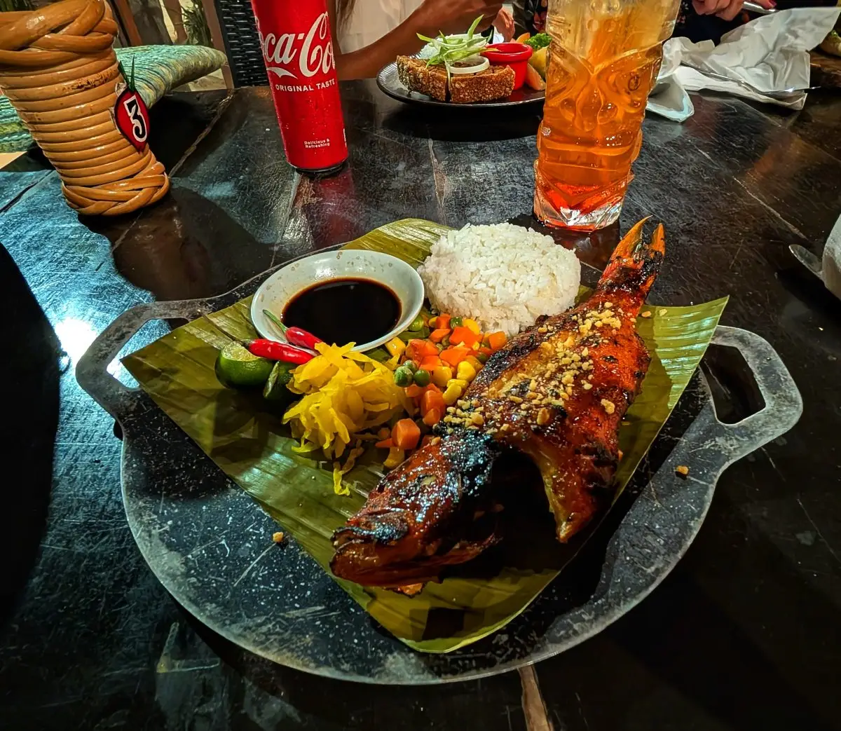 palenke,bistro des amis,red coconut,one hadgan villas,blog,cijo's keyhole,diniwid beach,puka shell beach,team,sunset,couché de soleil,tumultueuse,island,visayas,voyages aux philippines,withe beach,ninve,boracay,philippines,visaya,Du Paradis Perdu à la Frénésie Touristique,Accueil Chaleureux,Aventure Continue