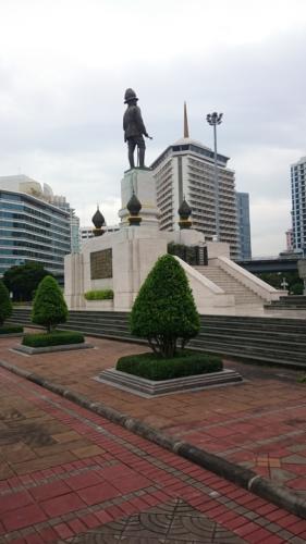 Des temples, un parc, un marché et Chinatown